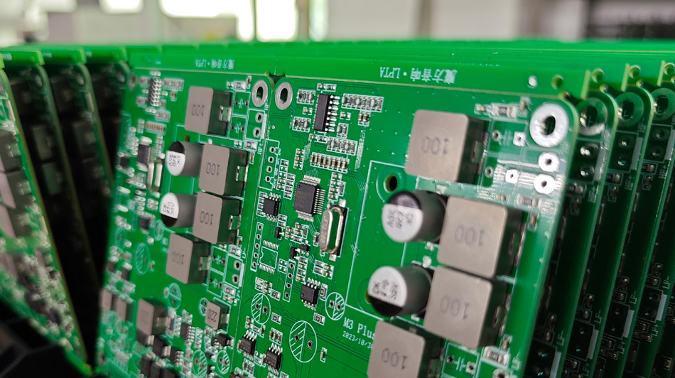 Răspuns rapid: Cum poate serviciul post-vânzare al fabricilor de PCBA să asigure satisfacția clienților?